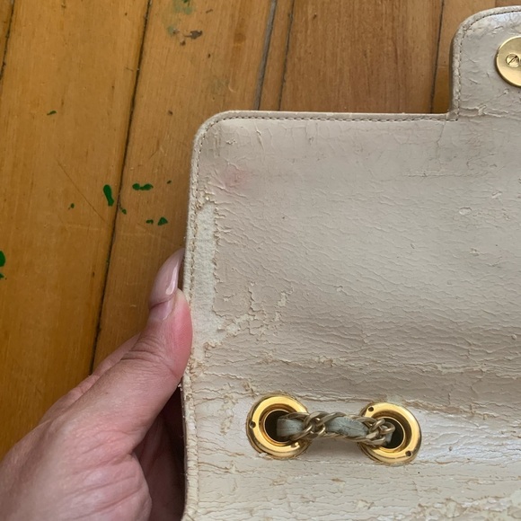 Vintage Bally lambskin cream quilted crossbody or shoulder double flap bag - Picture 6 of 7